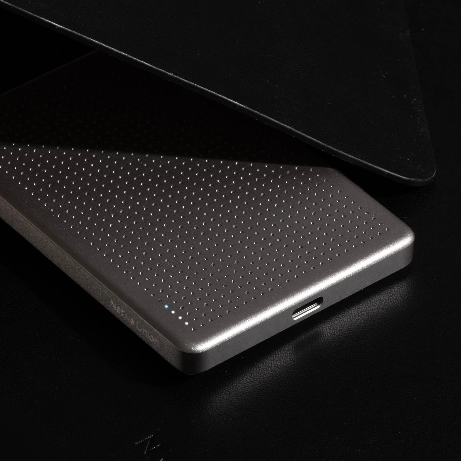 NATIVE UNION ACTIVE POWER BANK 5000 MAH- SANDSTONE