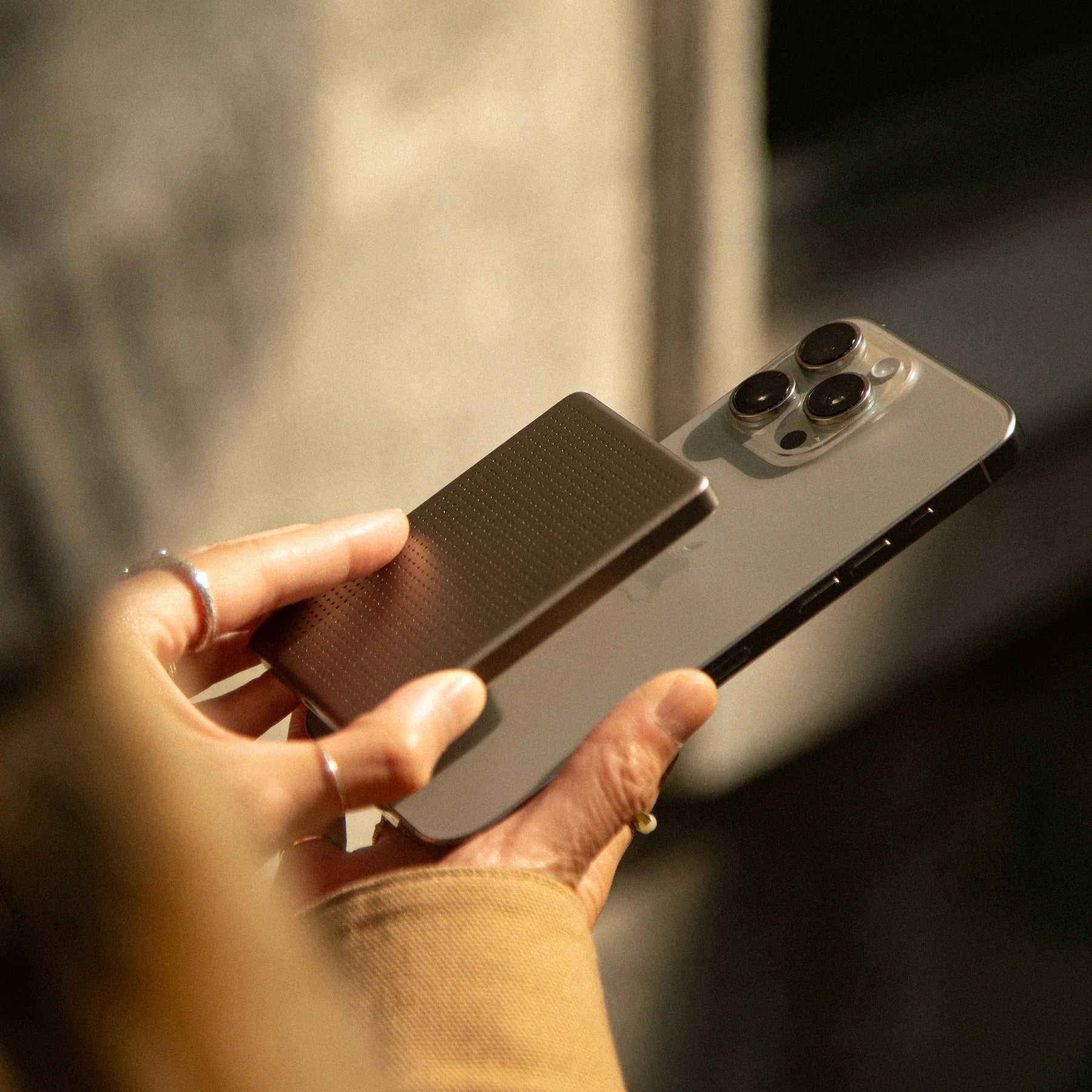 NATIVE UNION ACTIVE POWER BANK 5000 MAH- SANDSTONE