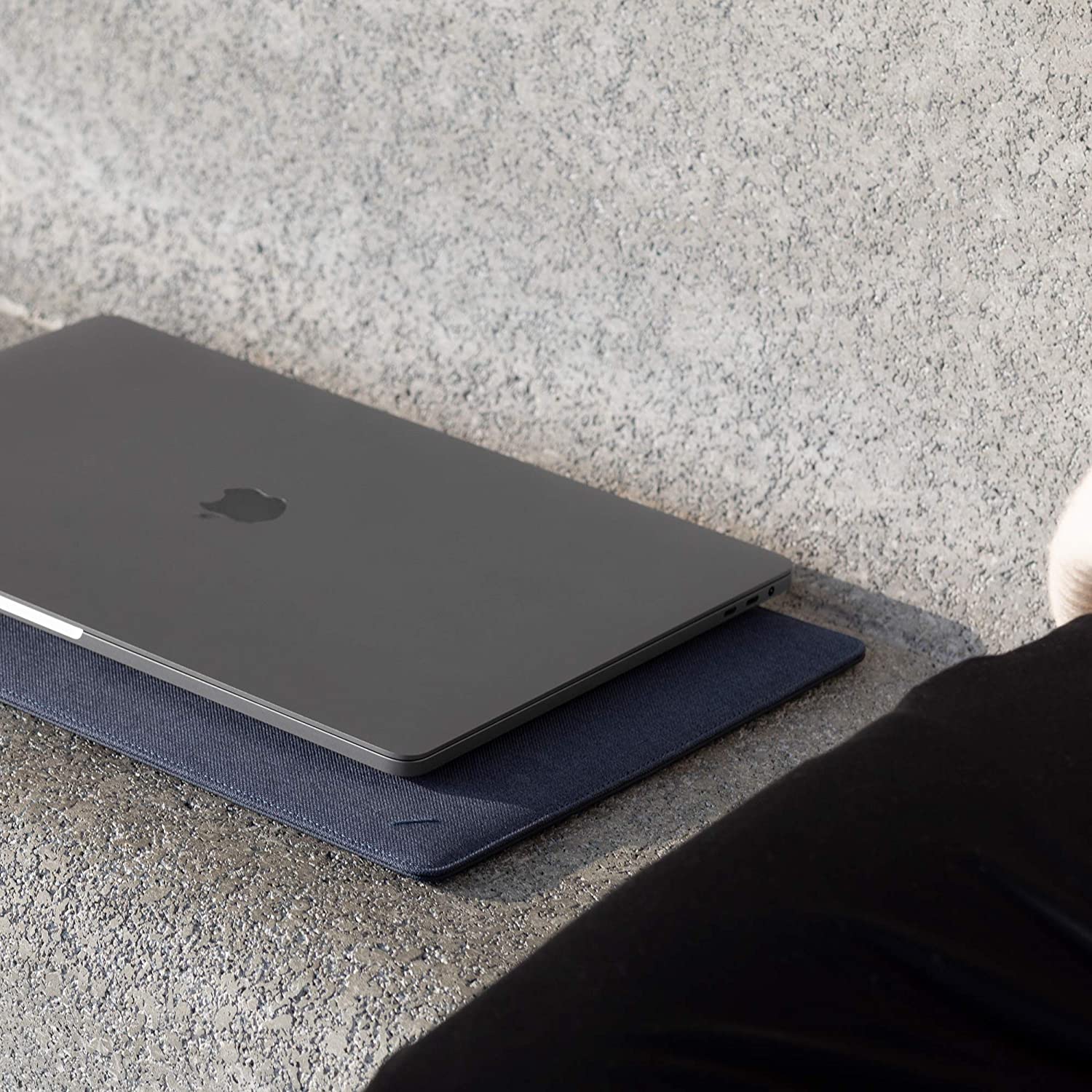 "NATIVE UNION STOW SLIM SLEEVE FOR MACBOOK  15/16 INDIGO"