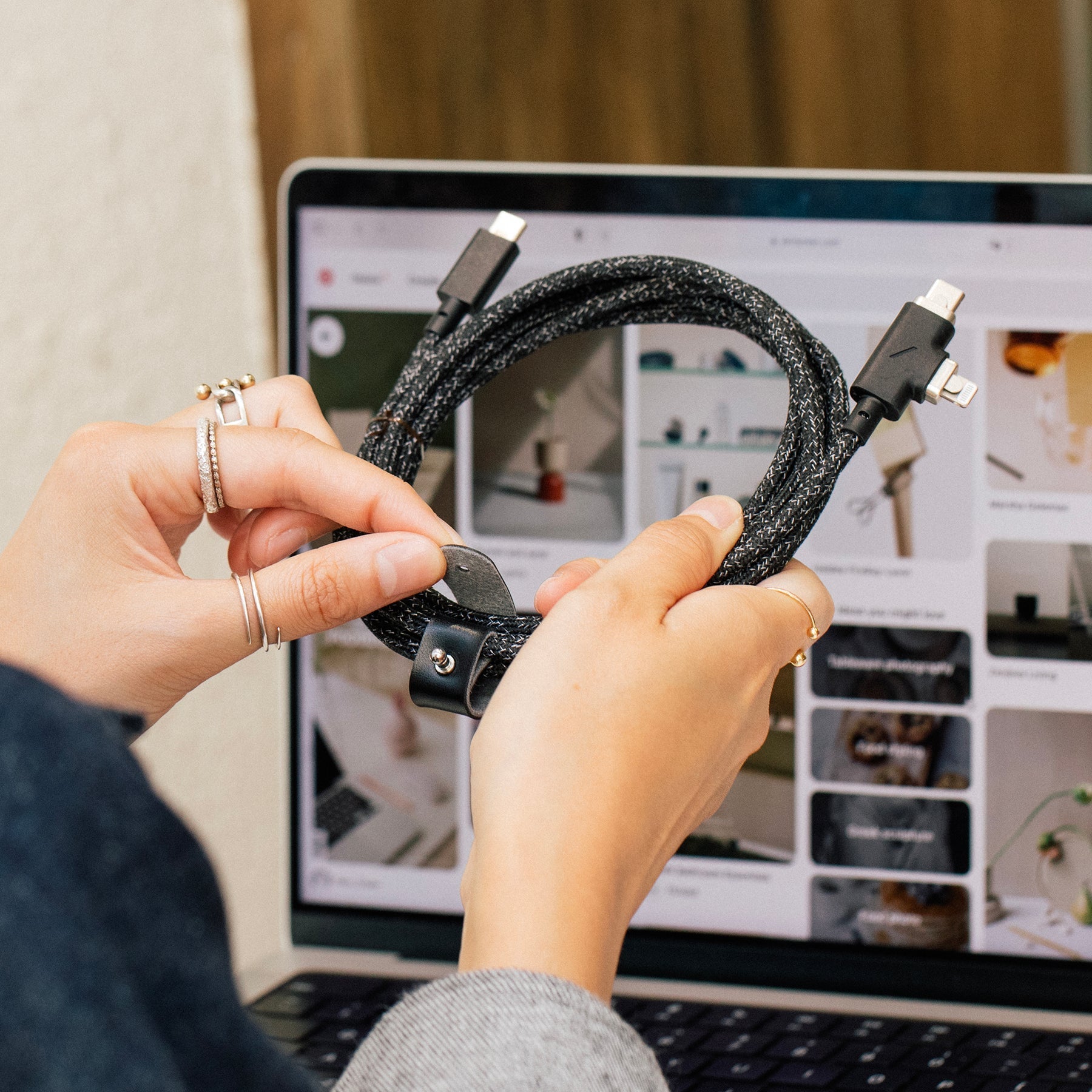 Native Union Belt Cable Duo Pro 240W (USB-C to USB-C & Lightning) THE 2-IN-1 UNIVERSAL CABLE FOR ALL YOUR DEVICES