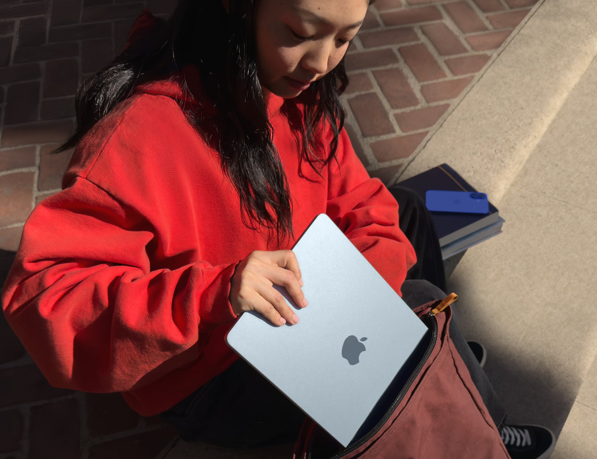 Apple 13" Macbook Air M4 Sky Blue 10-Core CPU 10-Core GPU 24GB Unified Memory 512GB SSD Storage