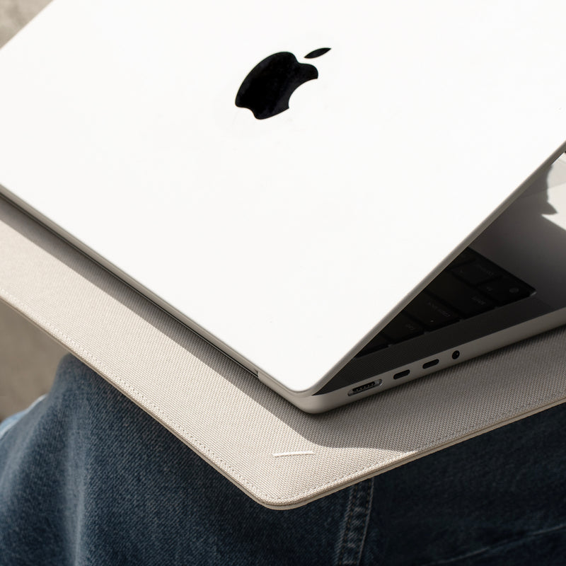 Native Union Stow Slim for MacBook (16")